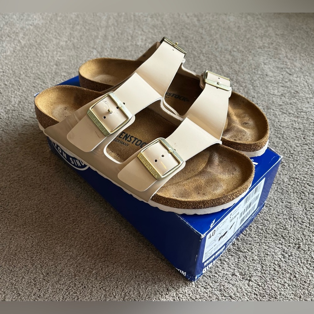 Birkenstock Arizona Women’s size 40 Beige Sandals